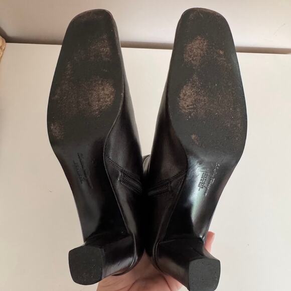 Salvatore Ferragamo Vara Black Chain Leather Ankle Boots Size 6 Narrow Width - Picture 7 of 12